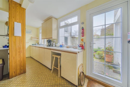 House - Terraced Main Photo