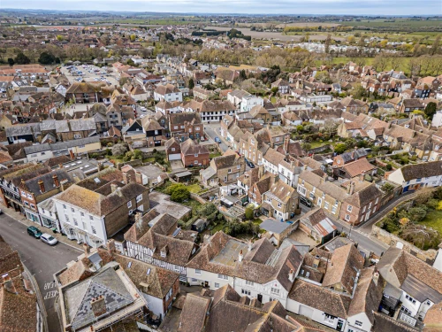 House - Terraced Main Photo