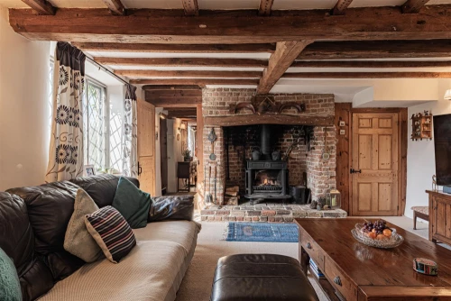 House - Semi-Detached Main Photo