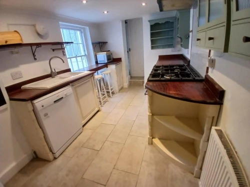 House - Terraced Main Photo