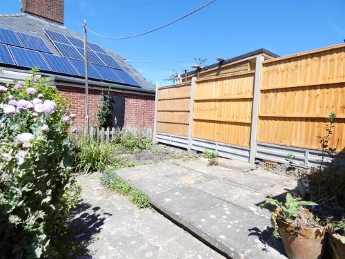 House - Terraced Main Photo