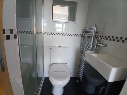 House - Semi-Detached Main Photo