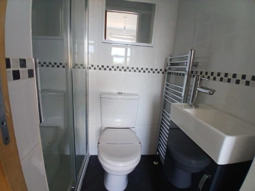 House - Semi-Detached Main Photo