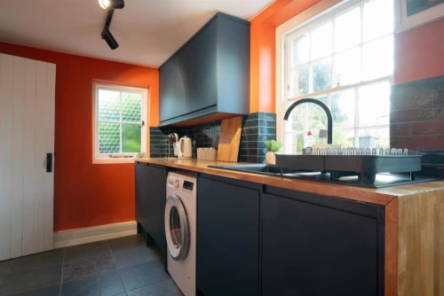 House - Semi-Detached Main Photo