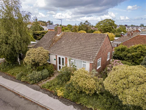 Bungalow - Detached Main Photo