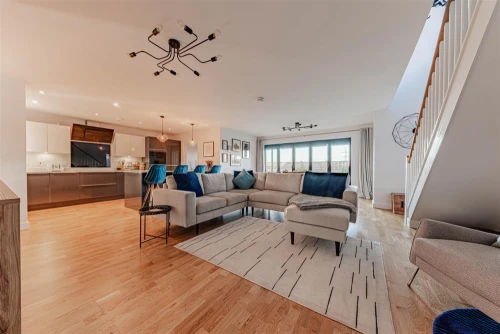 House - Detached Main Photo