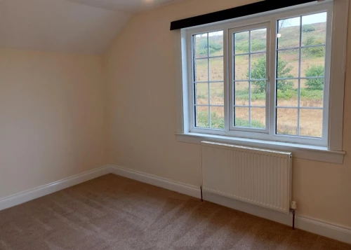 House - Semi-Detached Main Photo