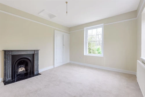 House - Detached Photo 2