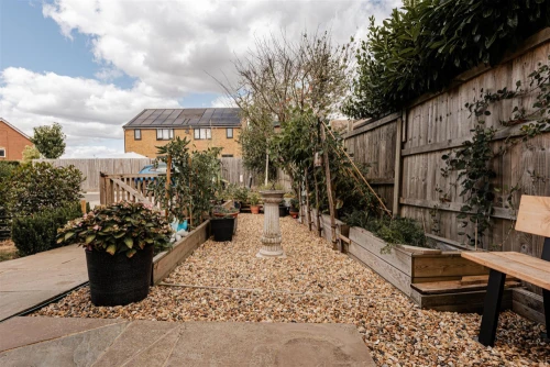 House - Semi-Detached Main Photo