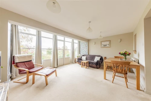 House - Semi-Detached Main Photo