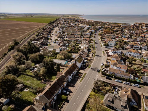 House - Semi-Detached Main Photo