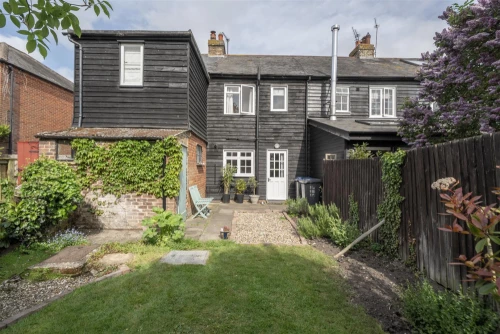 House - Terraced Main Photo