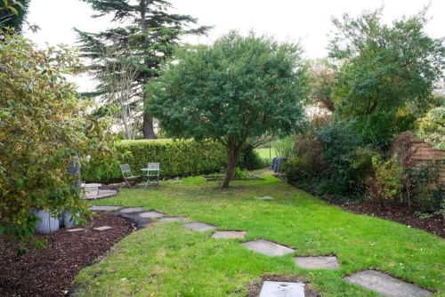 House - Semi-Detached Main Photo