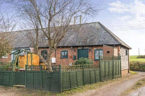 House - Semi-Detached Main Photo