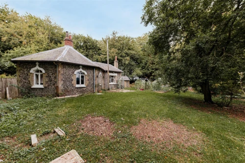 Bungalow - Detached Main Photo