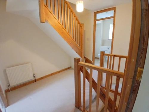 House - Semi-Detached Main Photo