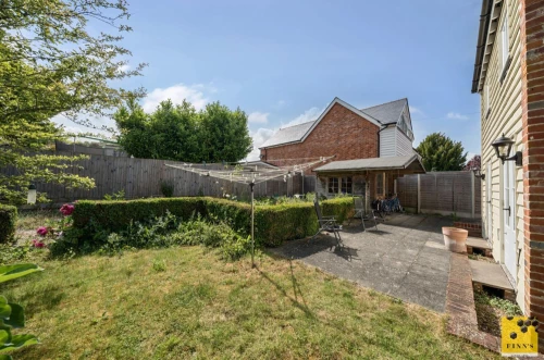 House - Detached Photo 2