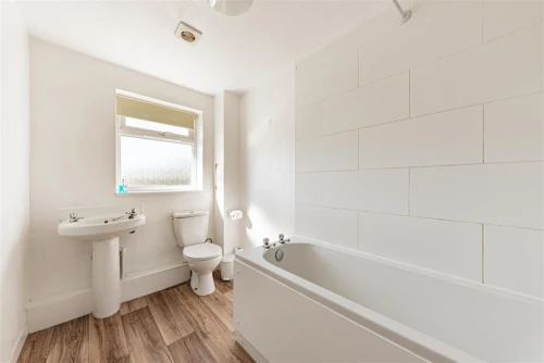 House - Semi-Detached Main Photo