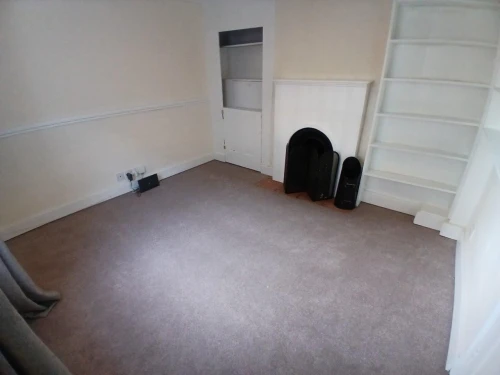 House - Terraced Photo 3