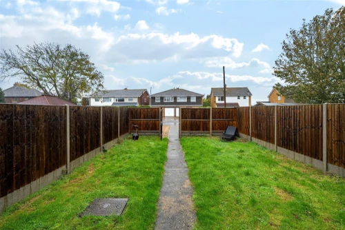 House - Terraced Photo 2