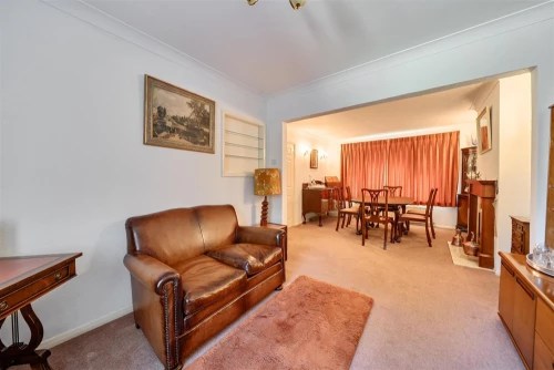 House - Semi-Detached Main Photo