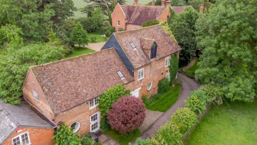 House - Detached Photo 3