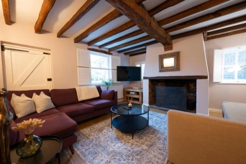 House - Semi-Detached Main Photo