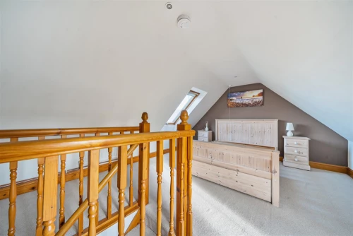 House - Semi-Detached Main Photo