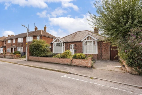 Bungalow - Detached Main Photo