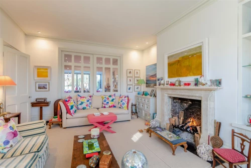 House - Semi-Detached Main Photo