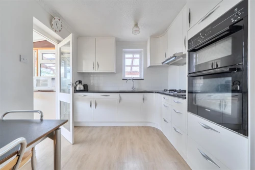 Bungalow - Semi Detached Main Photo