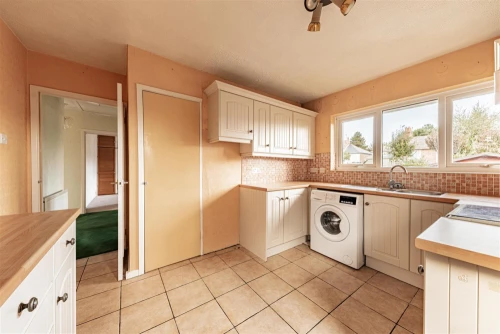 Bungalow - Detached Main Photo