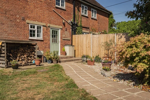 House - Terraced Main Photo