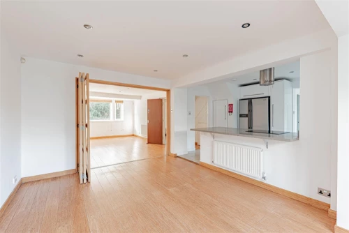 House - Detached Photo 4