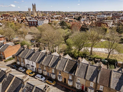 House - Terraced Main Photo