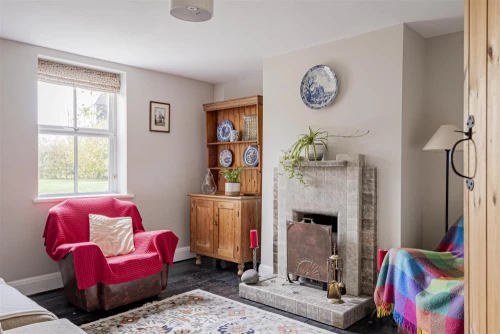 House - Semi-Detached Main Photo