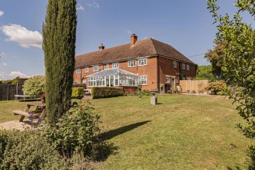 House - Terraced Photo 1