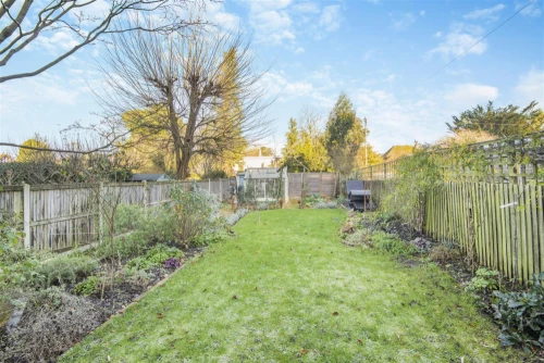 House - Semi-Detached Main Photo