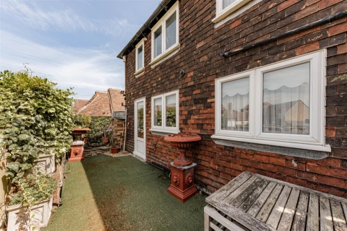 House - End Terrace Main Photo