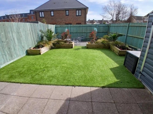 House - Semi-Detached Main Photo