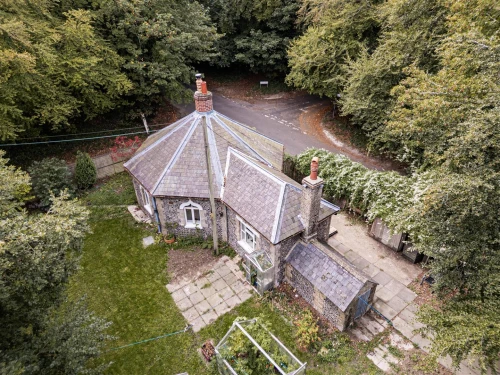 Bungalow - Detached Main Photo