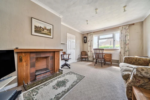 Bungalow - Semi Detached Main Photo