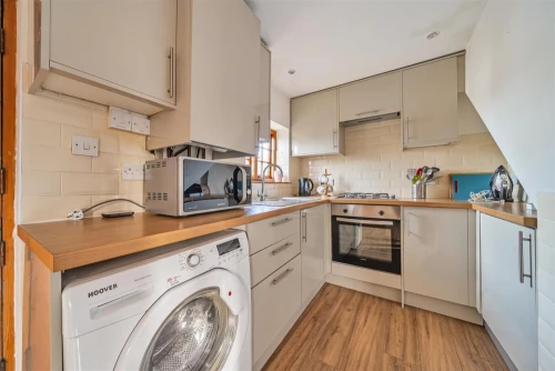 House - Semi-Detached Main Photo