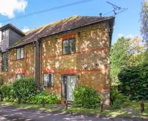 House - End Terrace Main Photo