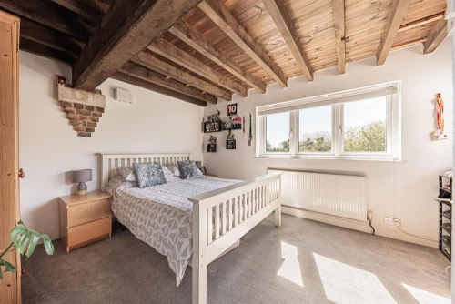 House - Semi-Detached Main Photo