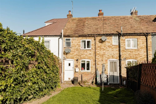 House - Terraced Main Photo