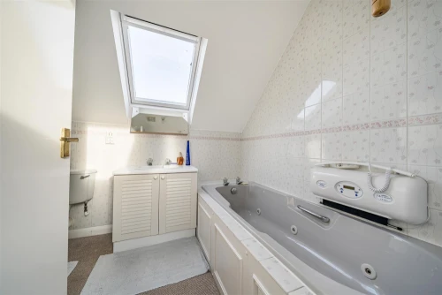 Bungalow - Detached Main Photo