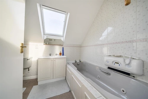 Bungalow - Detached Main Photo