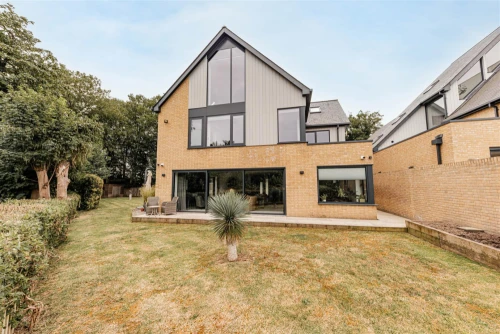 House - Detached Main Photo