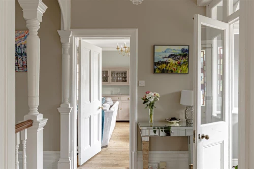 House - Detached Photo 3